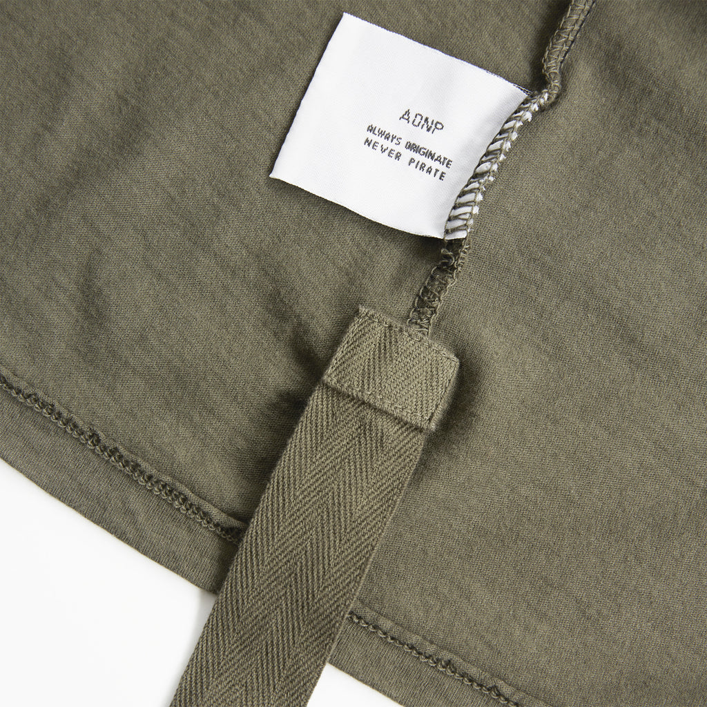 Raw V-neck Olive